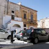 Ed � proprio in piazza Castello che concludiamo il nostro viaggio, davanti ai resti di un�antica fortezza di cui � rimasto ben poco, adibita oggi ad abitazioni private e sulla quale sono stati eretti nel tempo alcuni palazzotti